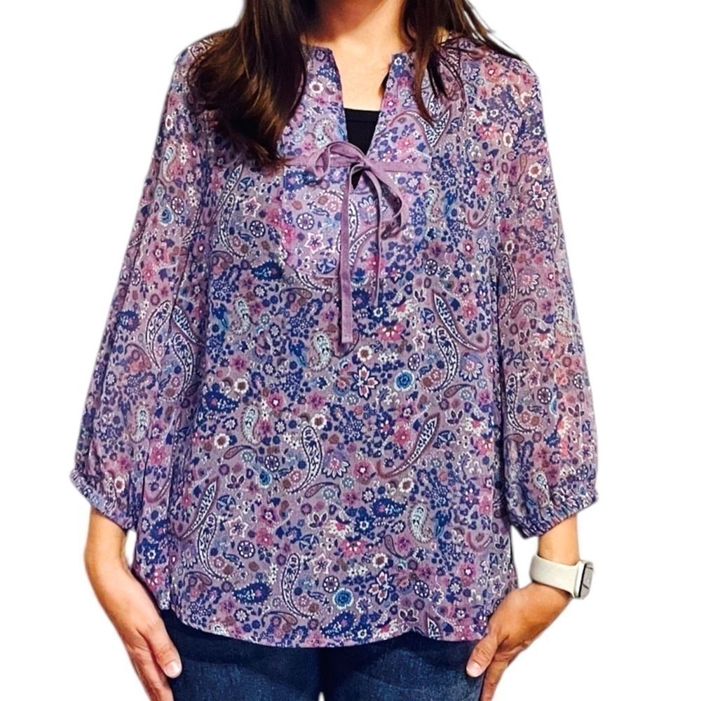 Canyon River Blues Blouse with floral print. Women size small.